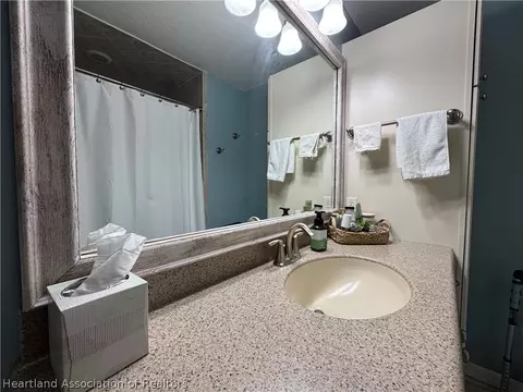Bath - 607 State Road Hwy W, Frostproof, FL 33843 photo 1 of 3
