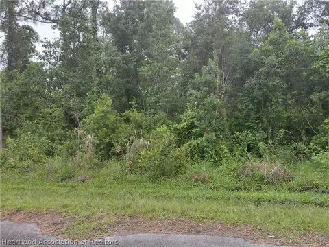 8114 Zamora Ave, Sebring, FL 33872