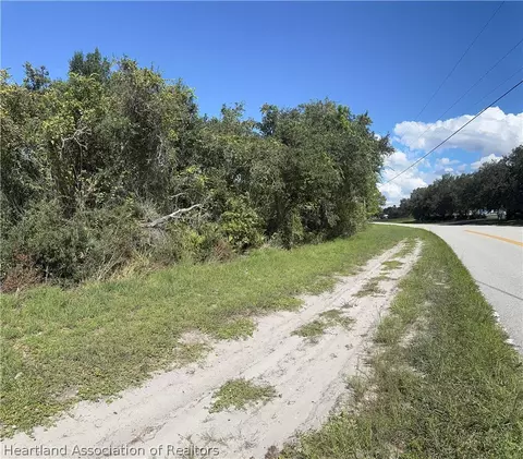 338 Washington Blvd NE, Lake Placid, FL 33852