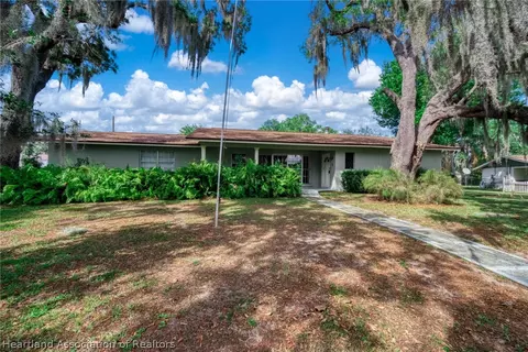 25 Forest Hill Ct, Avon Park, FL 33825