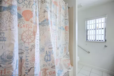 Bath - 1109 Hammock Rd, Sebring, FL 33870 photo 1 of 5