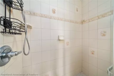Bath - 5445 Angelo Cir, Sebring, FL 33872 photo 3 of 5