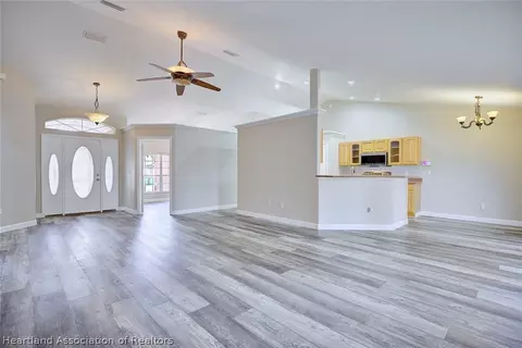 Living - 405 Mac Ln, Sebring, FL 33875 photo 2 of 3