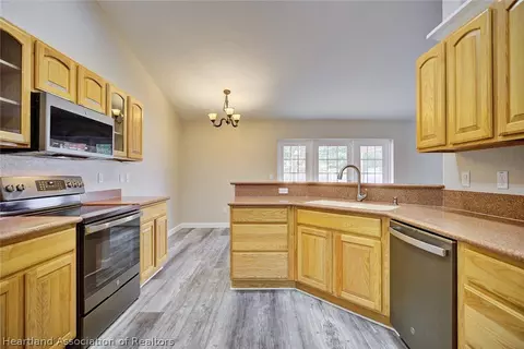 Kitchen - 405 Mac Ln, Sebring, FL 33875 photo 1 of 4