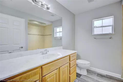 Bath - 405 Mac Ln, Sebring, FL 33875 photo 4 of 4