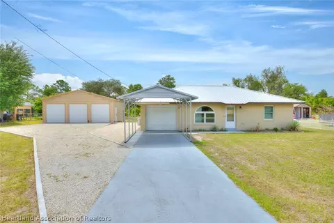 147 Johnson Ave, Lake Placid, FL 33852