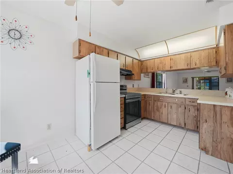 Kitchen - 4040 Dunn Ave, Sebring, FL 33875 photo 3 of 3
