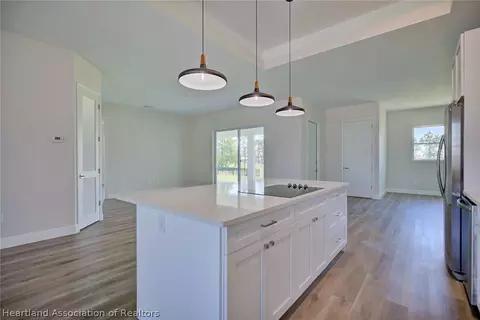 Kitchen - 6416 Concord Dr, Sebring, FL 33876 photo 6 of 7