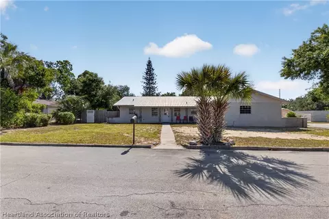 11 S Lantana Ave, Avon Park, FL 33825