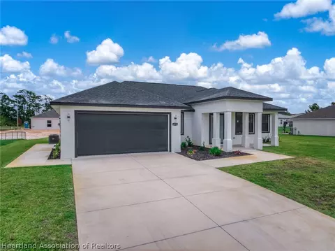 Exterior - 4975 San Ignacio Dr, Sebring, FL 33872 photo 4 of 5