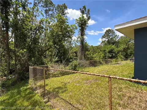 Exterior - 8737 Capilla St, Sebring, FL 33872 photo 4 of 10