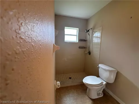 Bath - 8737 Capilla St, Sebring, FL 33872 photo 2 of 4