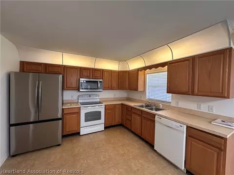 Kitchen - 8737 Capilla St, Sebring, FL 33872 photo 1 of 5