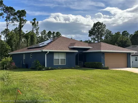 Exterior - 8737 Capilla St, Sebring, FL 33872 photo 4 of 11