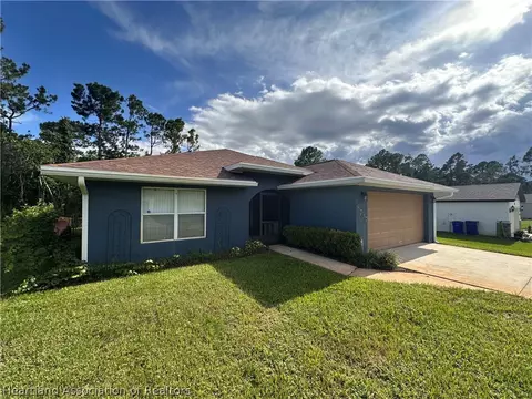 Exterior - 8737 Capilla St, Sebring, FL 33872 photo 3 of 11