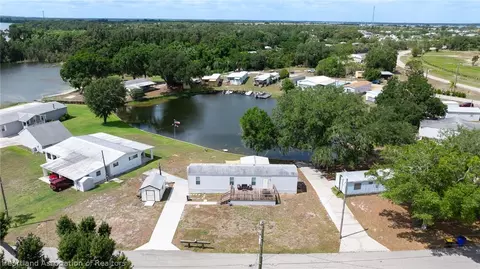 9 E Palm Cir, Lake Placid, FL 33852