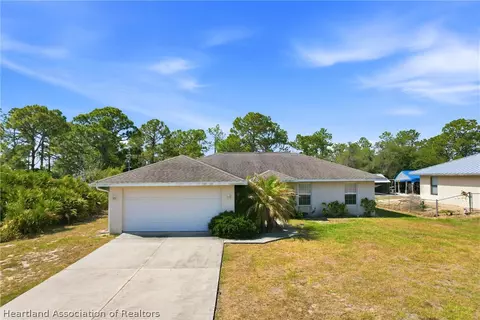 1427 Crossview St, Lake Placid, FL 33852
