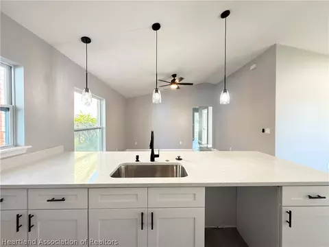 Kitchen - 623 Lemon Ave, Sebring, FL 33870 photo 5 of 7
