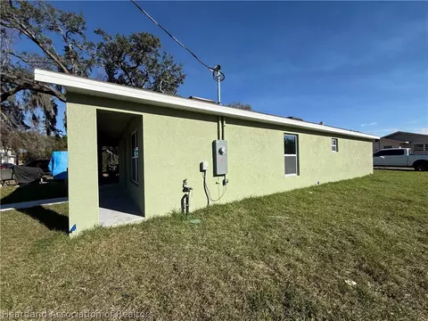 Exterior - 623 Lemon Ave, Sebring, FL 33870 photo 4 of 5
