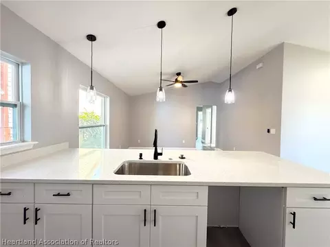 Kitchen - 623 Lemon Ave, Sebring, FL 33870 photo 4 of 7