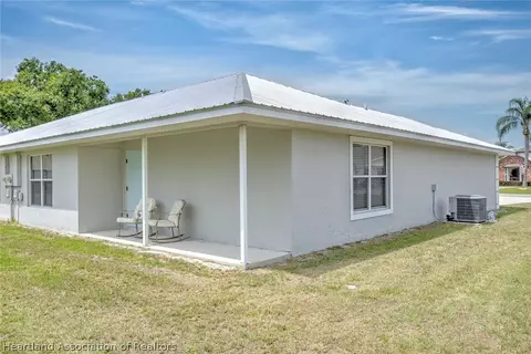 Exterior - 3706 Sarria Ave, Sebring, FL 33872 photo 3 of 5