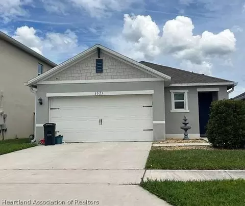 3925 Angola Ln, Sanford, FL 32771