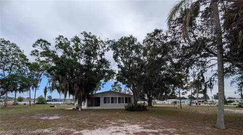 Exterior - 2701 Brunns Rd, Sebring, FL 33872 photo 10 of 13