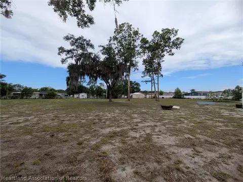 Exterior - 2701 Brunns Rd, Sebring, FL 33872 photo 11 of 13