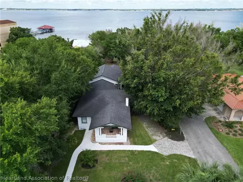 2411 Lakeview Dr, Sebring, FL 33870