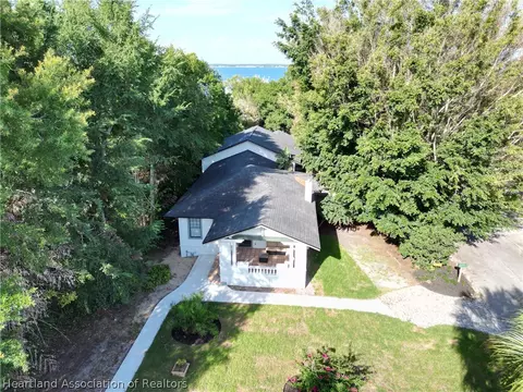 2411 Lakeview Dr, Sebring, FL 33870