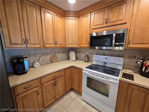 Kitchen - 1200 Advantage Ave, Sebring, FL 33872 photo 4 of 7