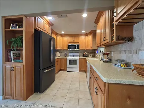 Kitchen - 1200 Advantage Ave, Sebring, FL 33872 photo 1 of 7