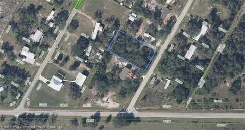 3325 N Horseshoe Dr, Avon Park, FL 33825