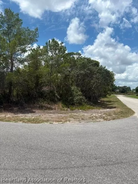 122 Grapefruit Ave NW, Lake Placid, FL 33852