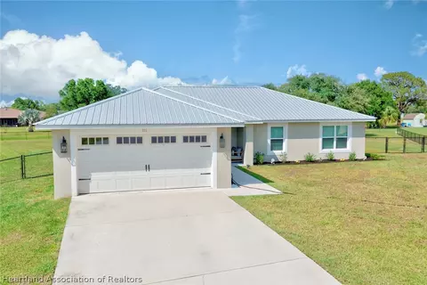 Exterior - 111 Vale Ct, Sebring, FL 33876 photo 1 of 3