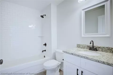 Bath - 111 Vale Ct, Sebring, FL 33876 photo 3 of 3