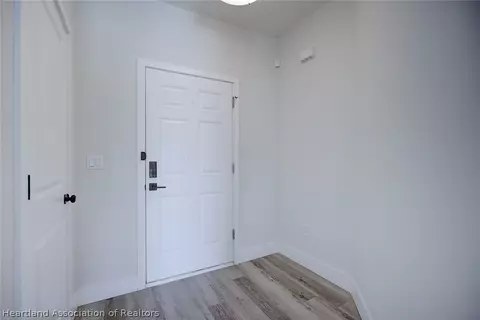 Entry Way - 111 Vale Ct, Sebring, FL 33876 photo 1 of 2