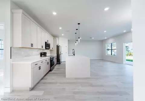 Kitchen - 4895 Myrtle Beach Dr, Sebring, FL 33872 photo 1 of 7