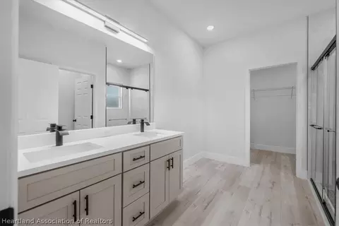 Bath - 4895 Myrtle Beach Dr, Sebring, FL 33872 photo 1 of 5