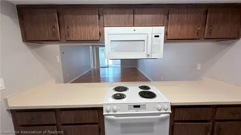 Kitchen - 4102 Vilabella Dr, Sebring, FL 33872 photo 2 of 2