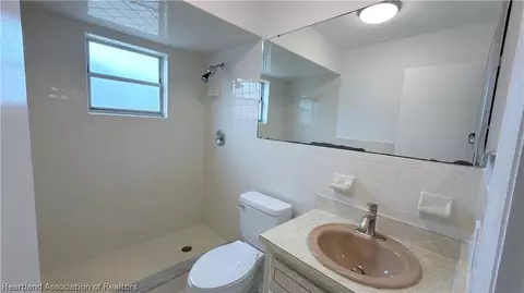 Bath - 4102 Vilabella Dr, Sebring, FL 33872 photo 1 of 5