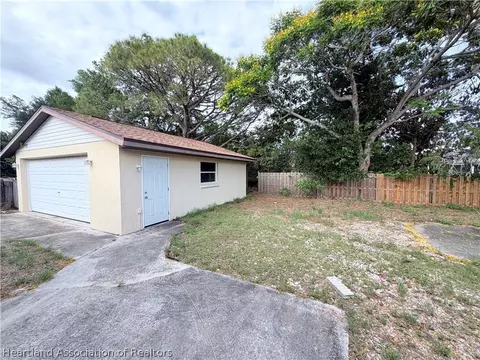 Exterior - 4102 Vilabella Dr, Sebring, FL 33872 photo 4 of 5