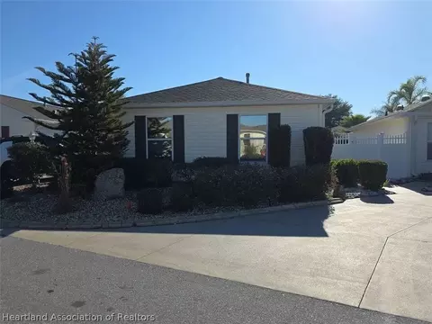 17885 SE 91st Freedom Ct, The Villages, FL 32162