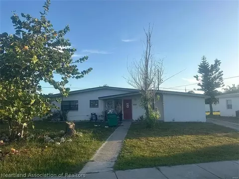 2546 Ambrose Ln, Port Charlotte, FL 33952
