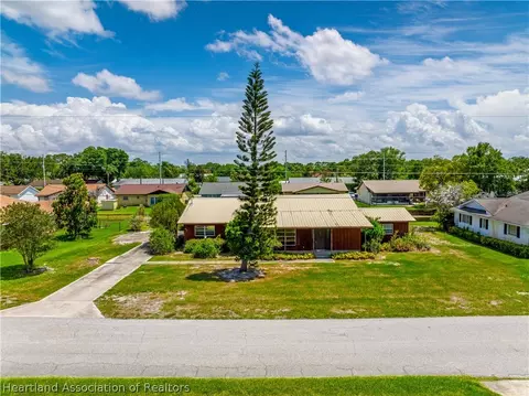1035 Shamrock Dr, Sebring, FL 33875