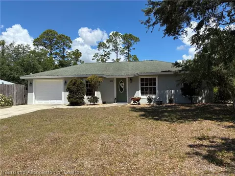 922 Breezy Rd, Lake Placid, FL 33852