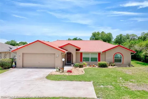 3909 Sebring Pkwy, Sebring, FL 33870