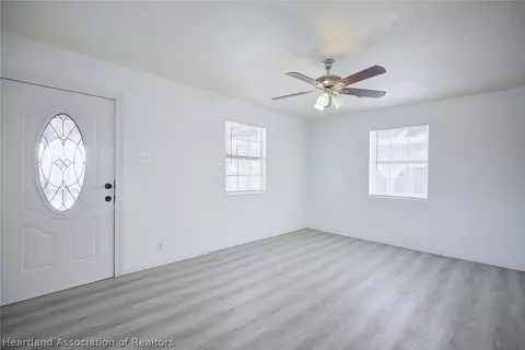 Living - 4816 Fifth St, Sebring, FL 33870 photo 2 of 4