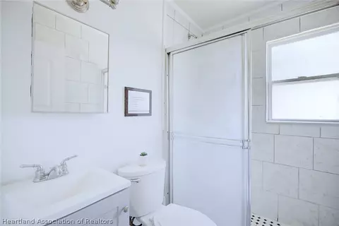 Bath - 4816 Fifth St, Sebring, FL 33870 photo 2 of 2