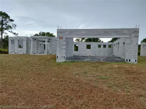 643 Corsica Ave NE, Lake Placid, FL 33852